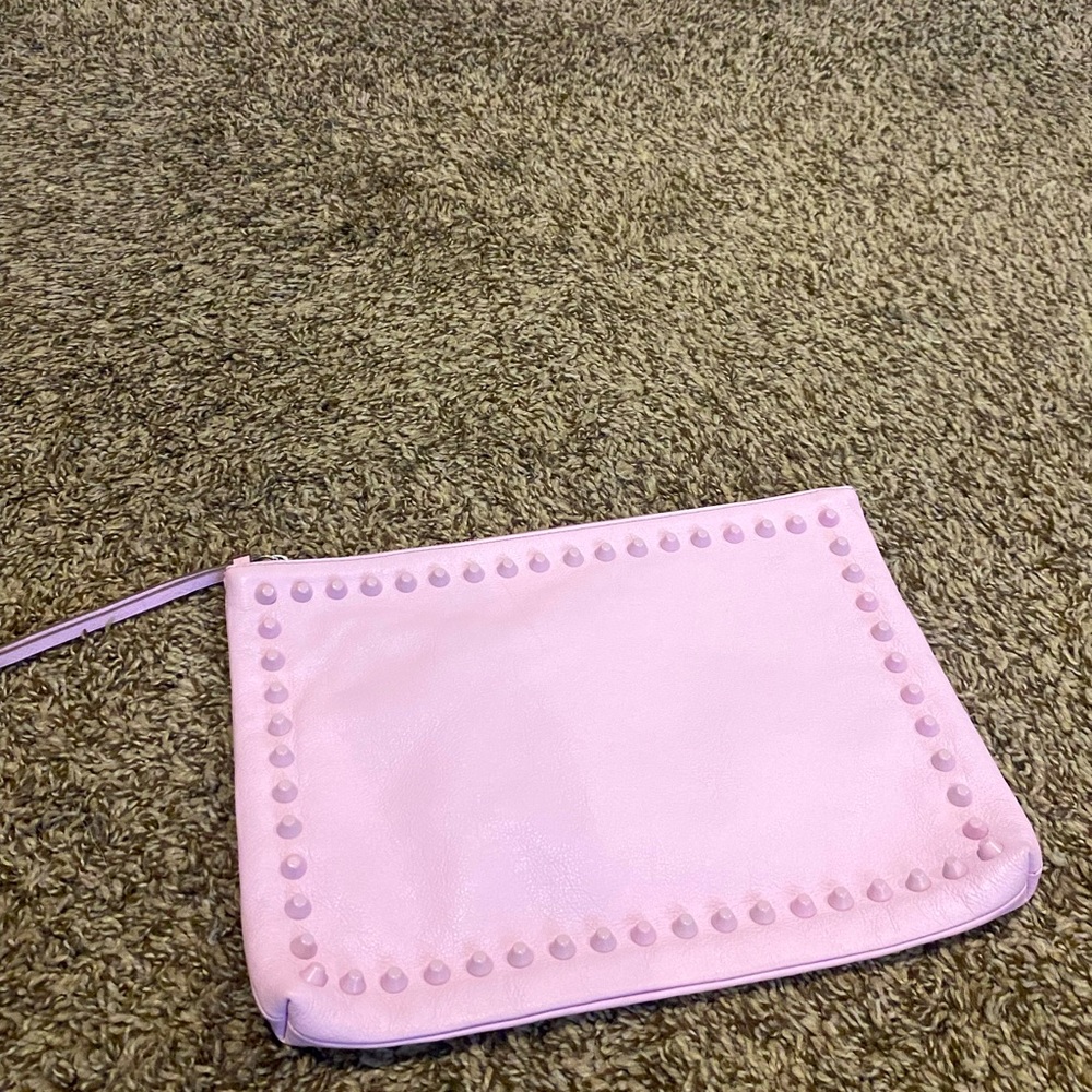 Large Clutch